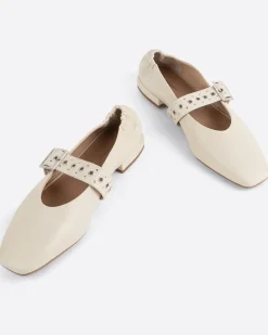 Intentionally Blank Forum Mary Jane - Creme Best