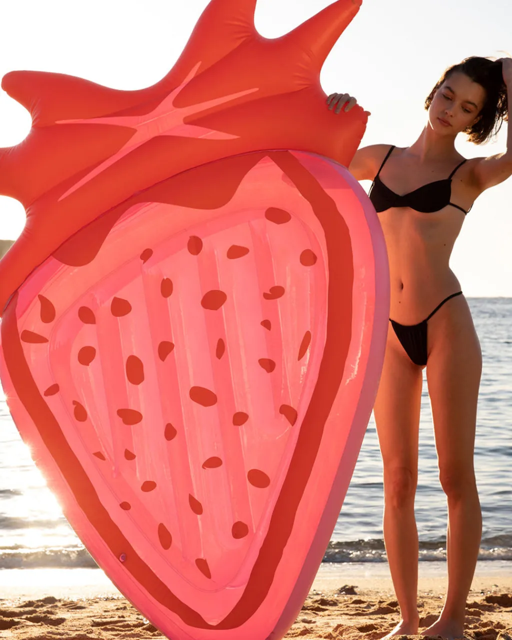 Sunnylife Luxe Lie-On Float - Strawberry New