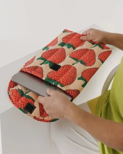Baggu Puffy Laptop Sleeve 16" - Strawberry Best